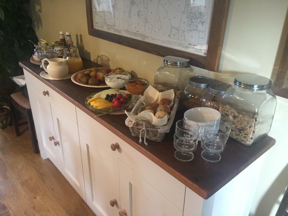 Home Barn Bed And Breakfast Yeovil Buitenkant foto